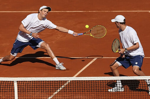 Bryans Win Davis Cup Doubles Match in San Diego Over the Brits