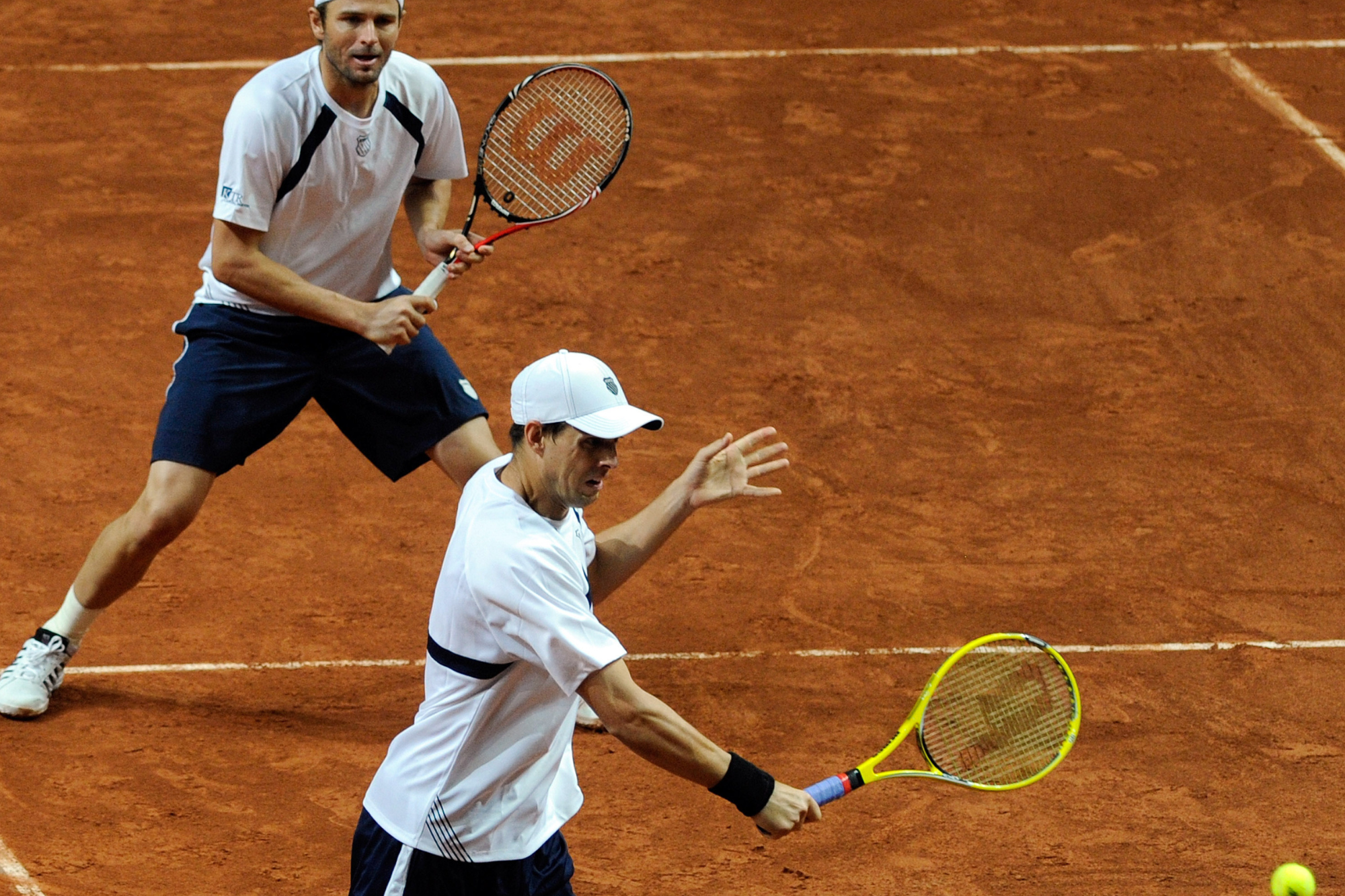 USA Overpower Swiss To Advance In Davis Cup